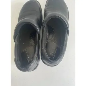 Women's BOC Black Leather Clogs Size 7‎ GUC! thumbnail 6