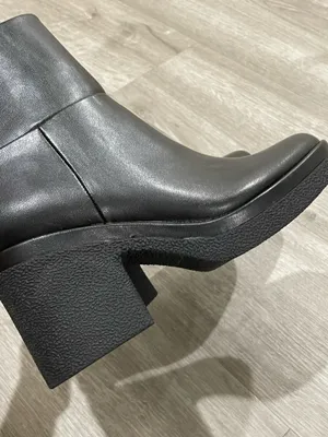 Black chunky platform ankle boots Size 8.5 thumbnail 4