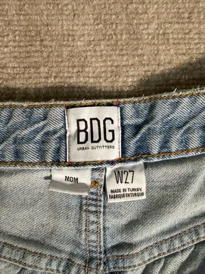 BDG Women’s Light Blue High-Rise Distressed Denim Cut Off Mom Shorts - Size 27 thumbnail 4