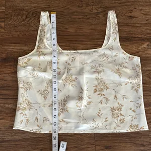 Vintage 90’s Victoria’s Secret Floral Lightweight Camisole Tank Top Cream Tan M thumbnail 4