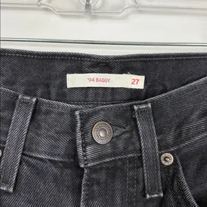 Levi’s 94 Baggy Wide Leg Jeans Women’s Size 27 Cropped Black Denim thumbnail 3