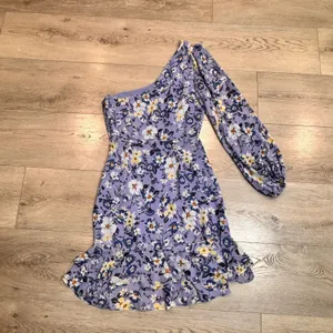 ASTR The Label‎ Blue Floral Size Small S One Shoulder Ruffle Mini Dress Womens thumbnail 3