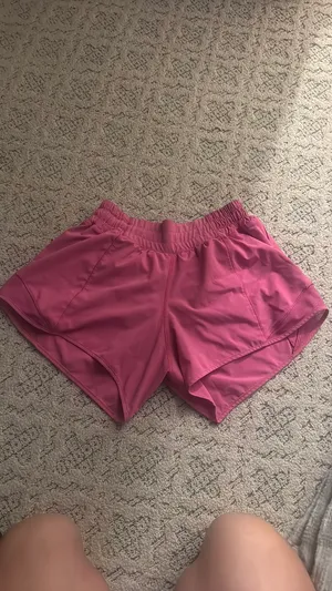 Lululemon Hotty Hot 2.5" Shorts thumbnail 3
