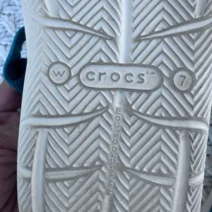 Crocs Women’s green Blue size 7W Sporty Sandals thumbnail 8