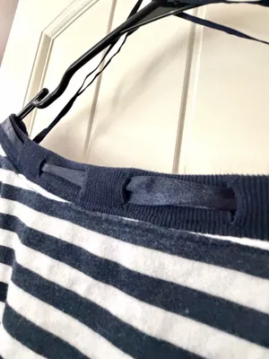 Hollister Crewneck thumbnail 4
