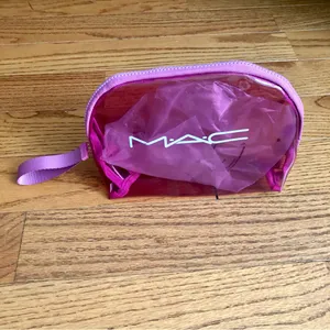 MAC Cosmetics Makeup Clear Polyurethane Pink Makeup Bag Pouch NWOT thumbnail 6