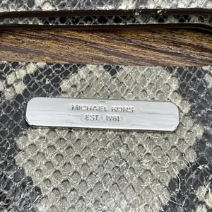 Michael Kors Snakeskin Leather Clutch With‎ Shoulder Strap Sand thumbnail 7