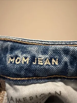 American Eagle Strigid Mom Jean Distressed Destroyed Knees Size 2 Regular thumbnail 4