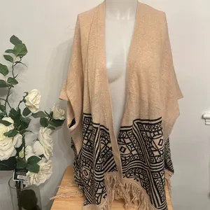 Carol Rose light weight wrap Shaw thumbnail 2