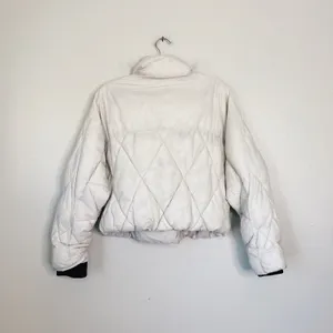 Calvin Klein Jeans Cream Assymetric Zip Cloud Puffer Coat Crop Jacket thumbnail 5
