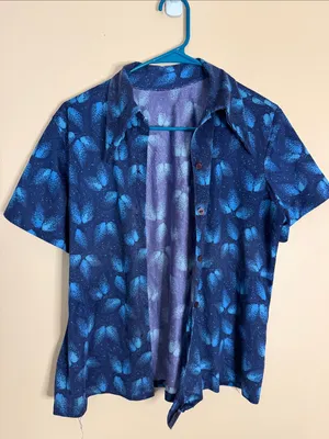 Men's Blue Short-Sleeve Button-Up Shirt thumbnail 1