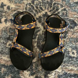 Teva sandals Aztec pattern  thumbnail 1