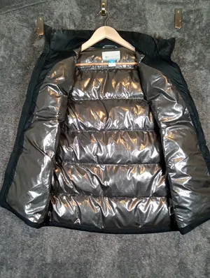 Columbia Black Puffer Vest with "On The Dot" Detail Omni Heat Insulated Vest W thumbnail 5