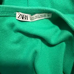 Green Crop Top ZARA thumbnail 4