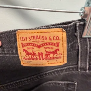 Levis 501 Original Cut Off Denim Shorts 27 Black High Waisted Button Fly Raw Hem thumbnail 5