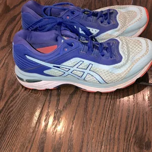 ASICS GT 2000 6 running shoes size 9 thumbnail 2
