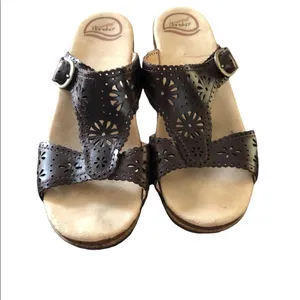 Dansko Womens Slip On Sandal Brown Tan EU 40 Sapphire 9.5 Lasercut Minimalist thumbnail 3