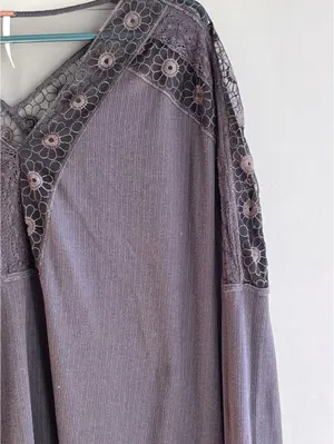 Free People Lola Long Sleeve V-Neck Top Gray Lace Mesh Trim Size L thumbnail 6