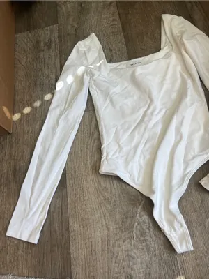 Babaton Ivory Long-Sleeve Square Neck Bodysuit‎ thumbnail 4