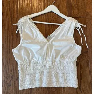 Old navy smocked white tie shoulder cropped tank size large thumbnail 6
