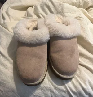 UGG Slippers thumbnail 1