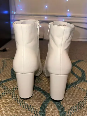 White Chunky Heel Boots Size 9 thumbnail 4