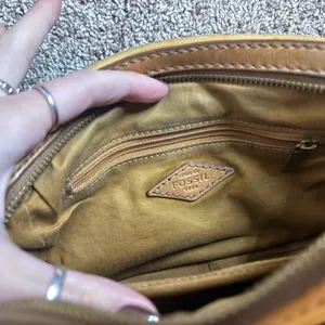 Fossil Leather Crossbody Bag thumbnail 6