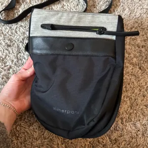 Sherpani Grey and Black Crossbody Travel Purse thumbnail 2