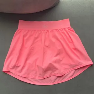 Alo Yoga Match Point Tennis Skirt Neon Bubblegum XS Alo Yoga Match Point Tennis Skirt Neon Bubblegum XS thumbnail 2