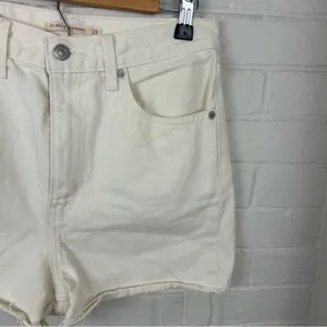 Levi’s Cream 70s High Slim Straight Cutoff Denim Shorts Size 27 thumbnail 6