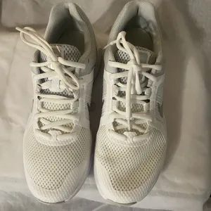 Nike Women's White and Gray Sneakers thumbnail 6