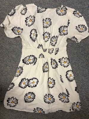 Urban Outfitters Daisy Floral Linen Blend Twist Front Mini Dress Small NWT thumbnail 8