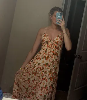 Boutique Floral Maxi Dress thumbnail 2