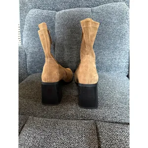 ZARA Tan‎ Suede Block Heel Ankle Boots Side Zip Pointed Toe Women Size 40 thumbnail 5