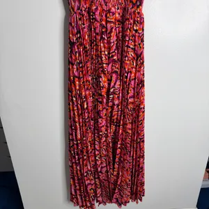 NWT Petal & Pup Achanti‎ Pleated Maxi Dress Pink Multi XS Wedding Guest Feminine thumbnail 4