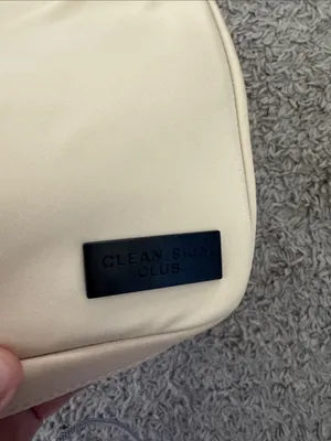 NWT Cream Cosmetic Travel Case / H8 thumbnail 2