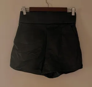hulin & brown Black Faux Leather High-Waisted Shorts Size Small thumbnail 1