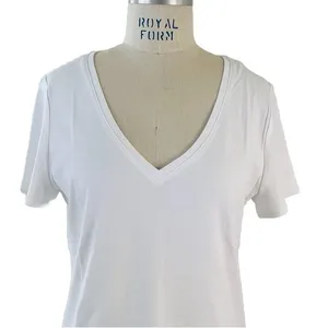 Lilly Pulitzer Classic V-Neck Short Sleeve thumbnail 2