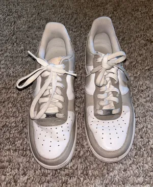 Nike Air Force 1 thumbnail 1