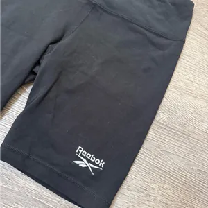•REEBOK• SHORTS thumbnail 2