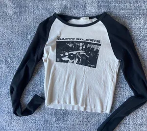 Brandy Melville Radio Silence Long sleeve Black and White shirt thumbnail 2