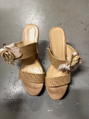 Women’s Woven Tan Cork Platform Wedge Heels Sandals with Floral Accent Size 8 thumbnail 2