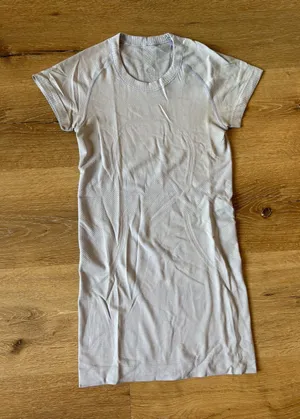 Lululemon Swiftly Tech Short Sleeve thumbnail 1