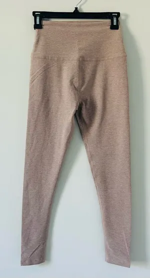 Beyond Yoga Caught in the Midi Light Dusty Pink 24in Workout Leggings M thumbnail 1