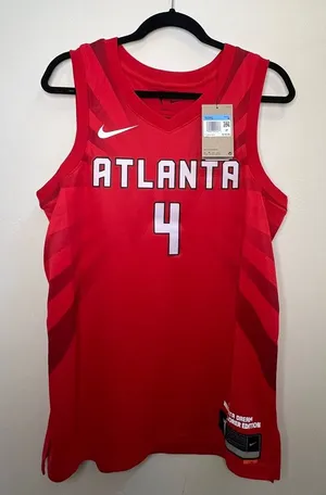 Nike Red Atlanta‎ Women's Jersey medium thumbnail 1