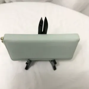 Kate Spade Light/Mint Green Full Zip Long Wallet EUC thumbnail 6
