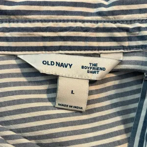 Old Navy Size L Boyfriend Shirt Button Up Relaxed Fit Blue White Stripe thumbnail 3