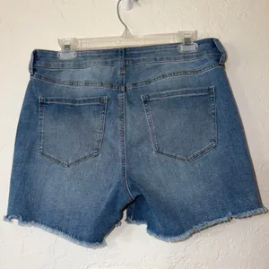 Nine West Slimming Pocket Denim Shorts Frayed Hem Jean Size 10 Medium Wash thumbnail 2