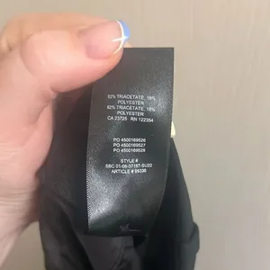 ✨Aritzia Babaton Pleated Mid-Thigh Black Sz 4 Shorts✨ thumbnail 14