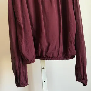 Guess by Marciano sz XS Burgundy Y2k fairy cottage 100%‎ Silk Top thumbnail 3